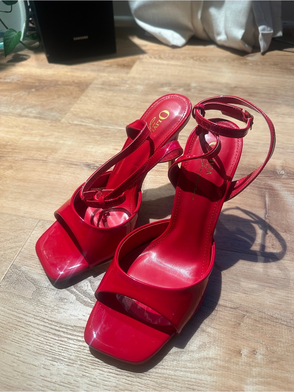 Ollio Red Square-Toe Ankle-Strap Heels
